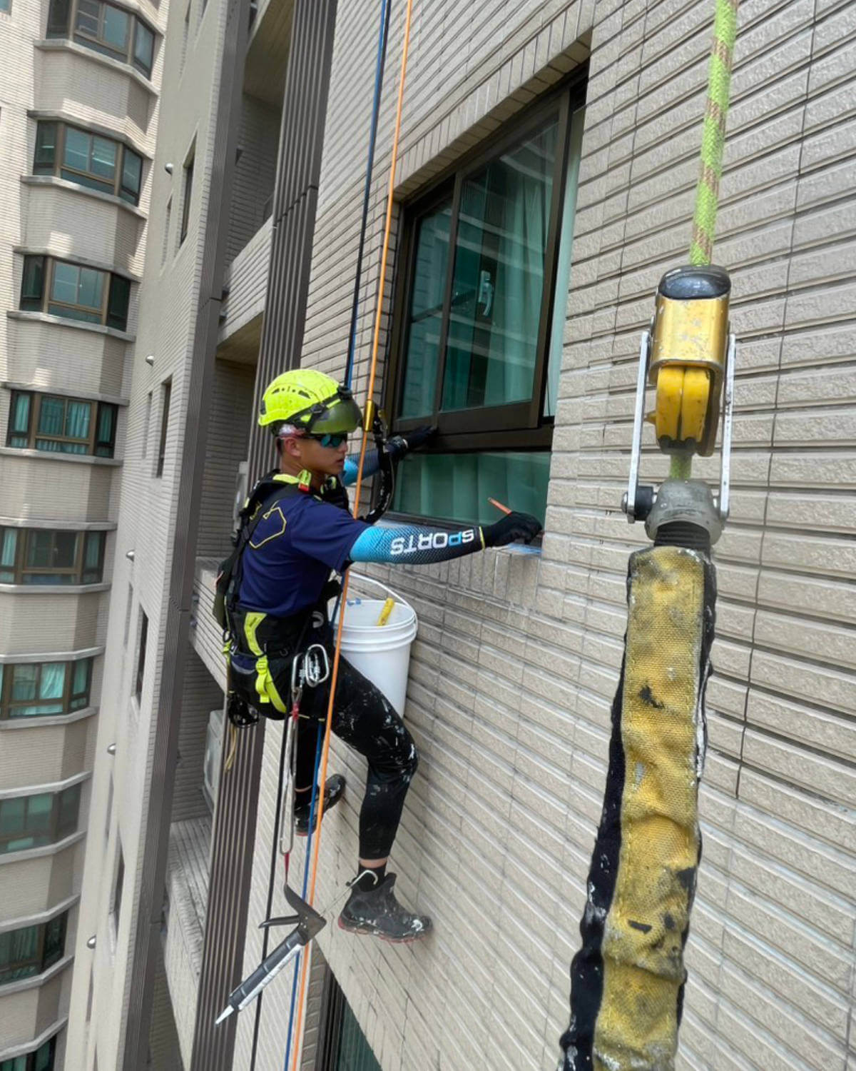 外牆高壓水刀清洗